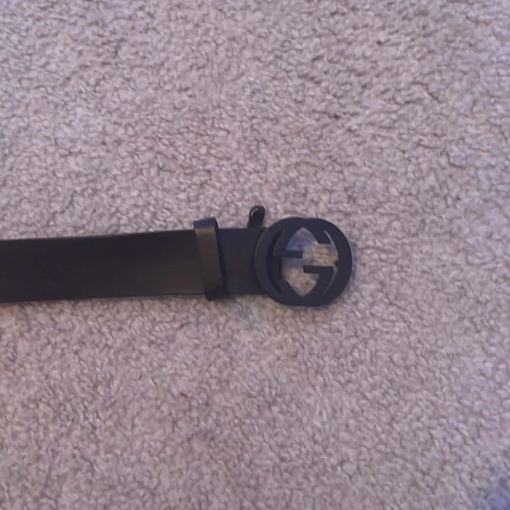 Gucci Black Leather Belt with Black Double G Buckle - Picture 2 of 2